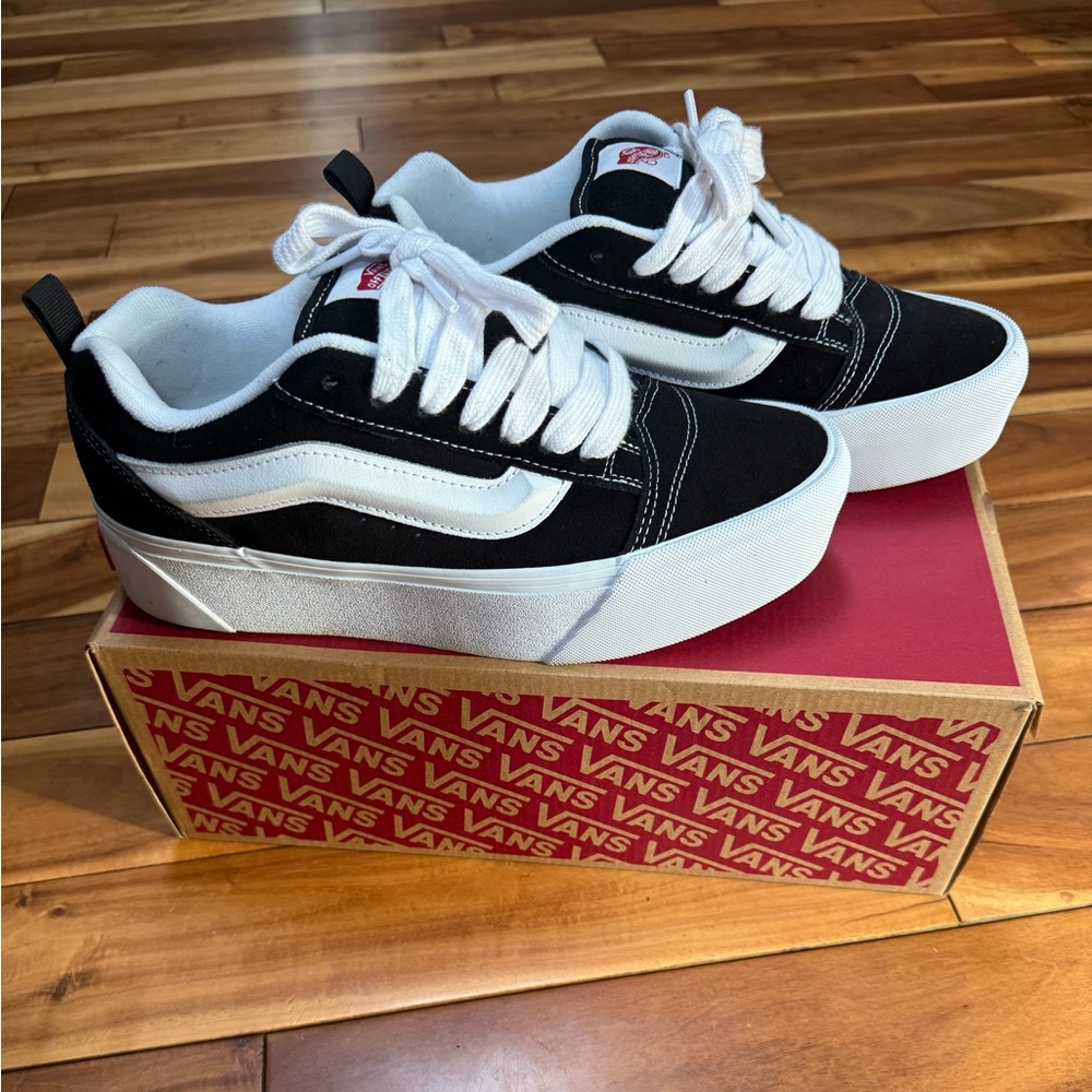 VANS Knu Stack